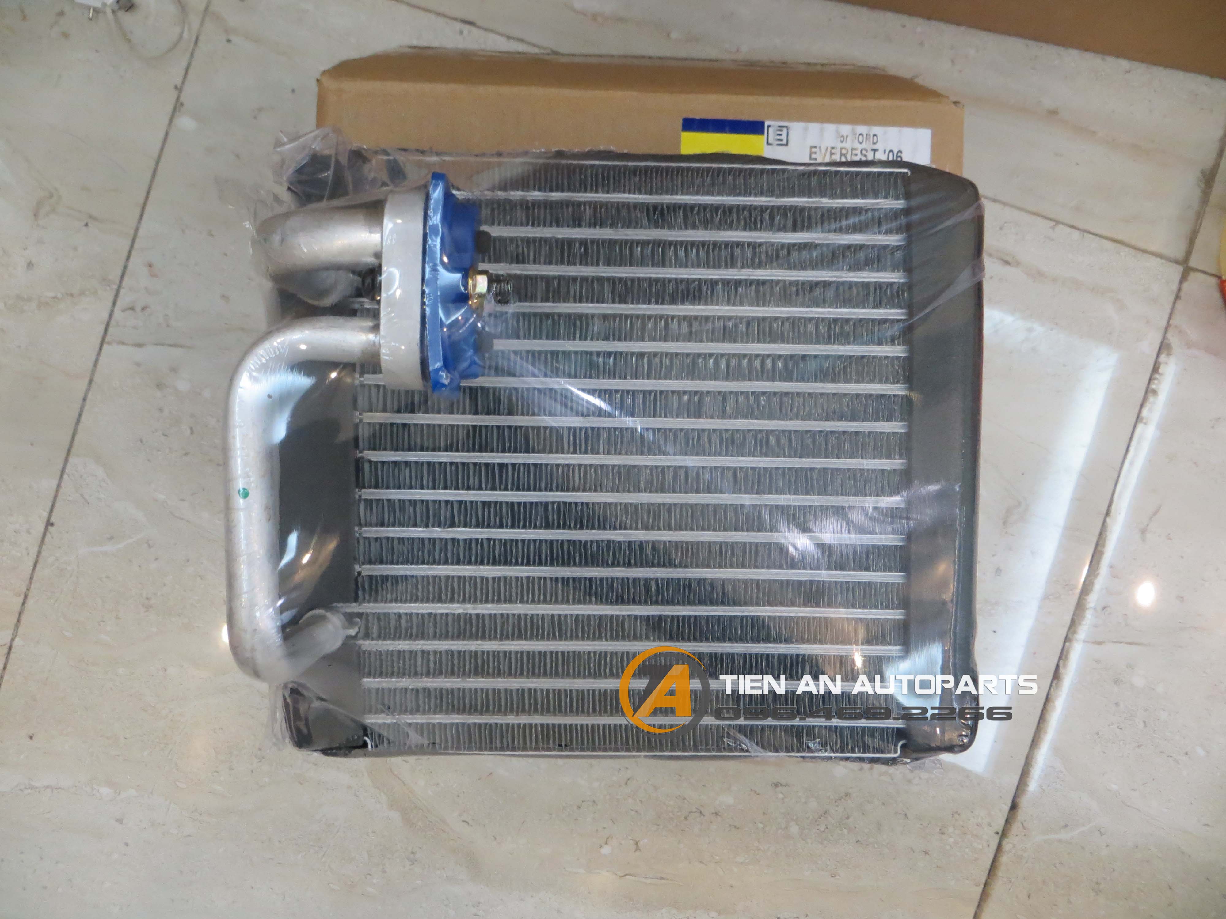 Giàn lạnh Ford Everest 2005-2007 - UJ0661J10 | Phụ tùng ô tô Tiến An