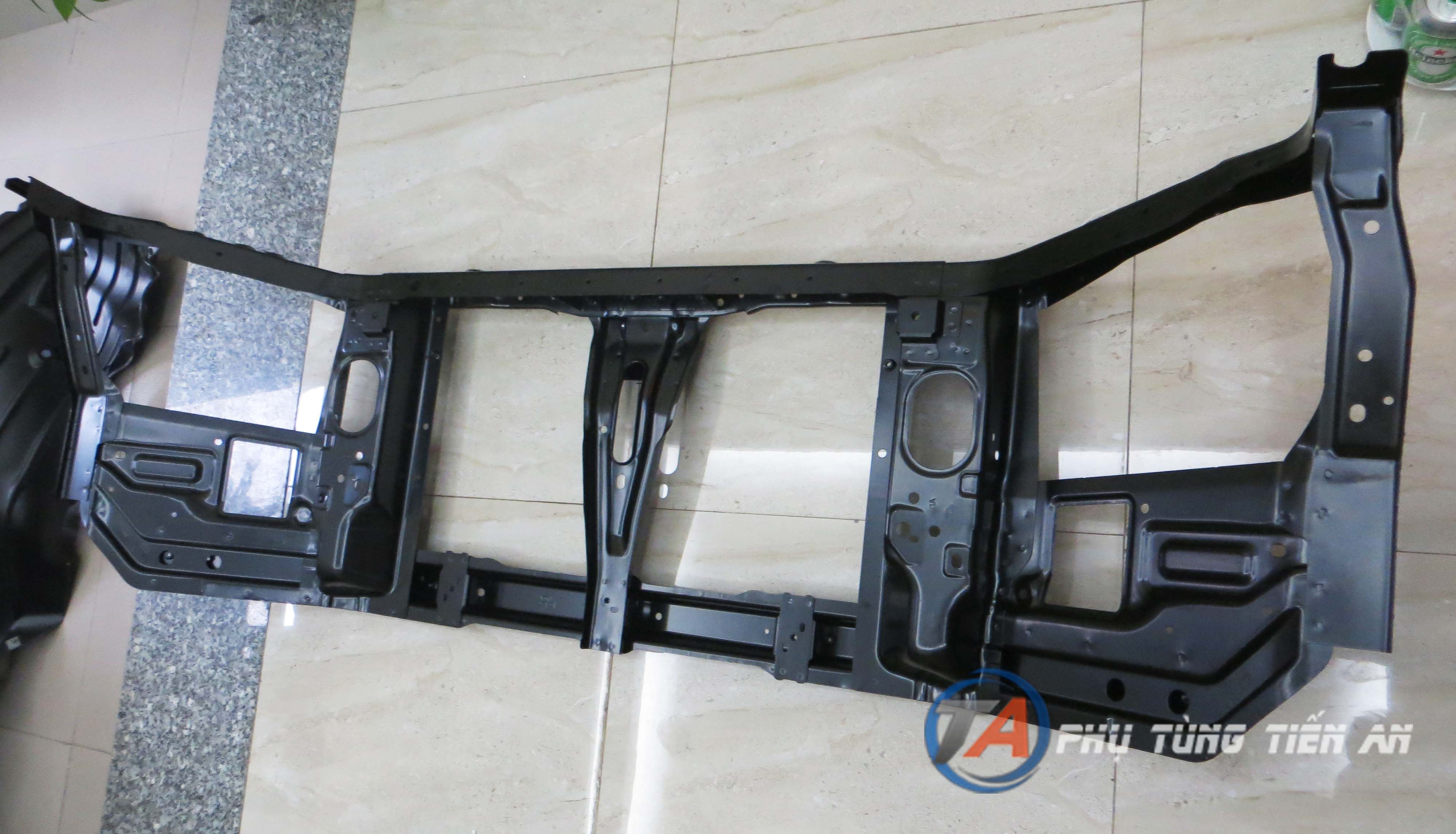 Khung Xương Két Nước Mazda BT50 - UC9M53110K | Phụ Tùng Ô Tô Tiến An - 0964692266