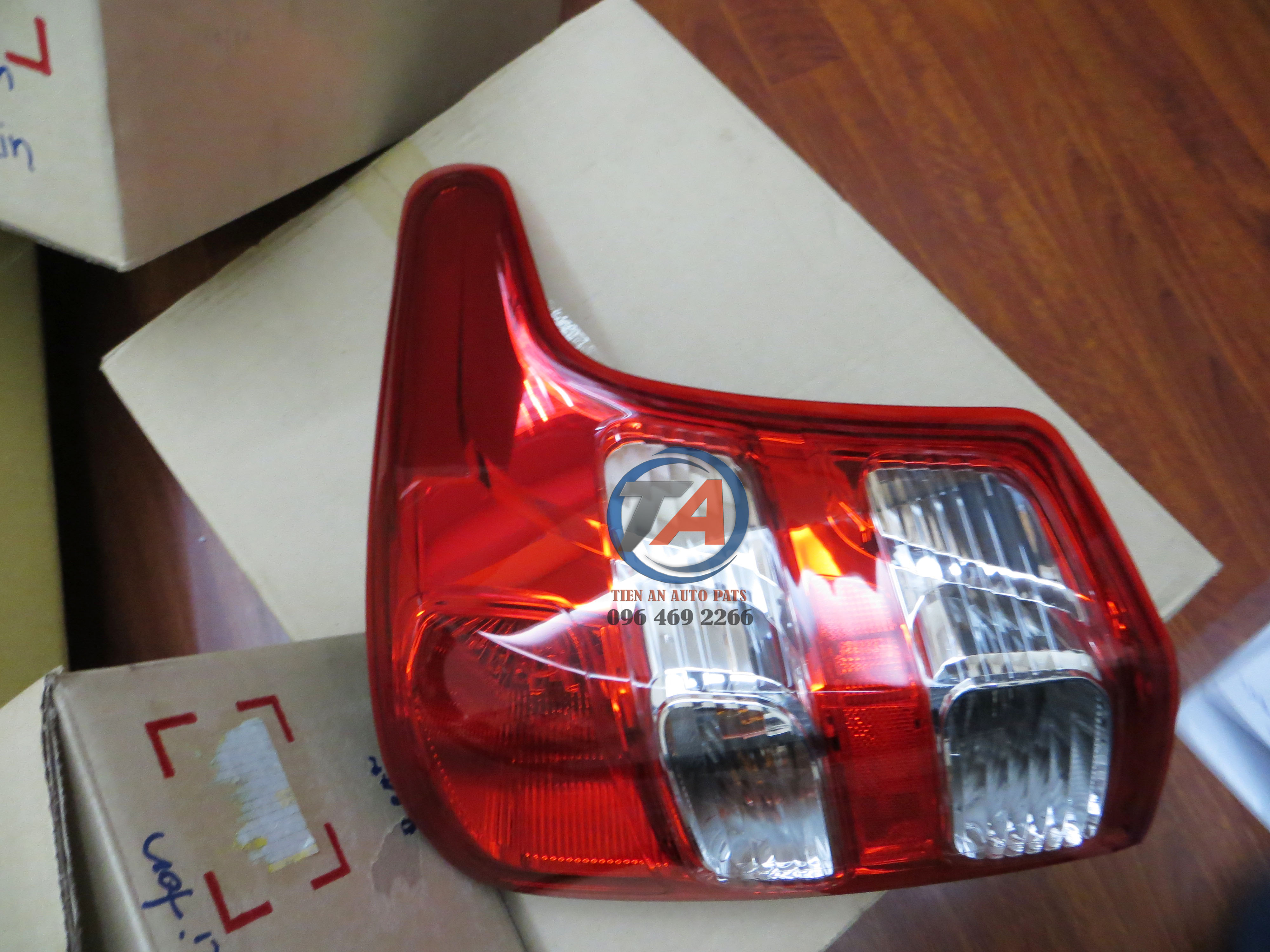 Đèn hậu Mitsubishi Triton 2018 -8330A943, 8330A9444 | Phụ tùng ô tô Tiến An - 0964692266