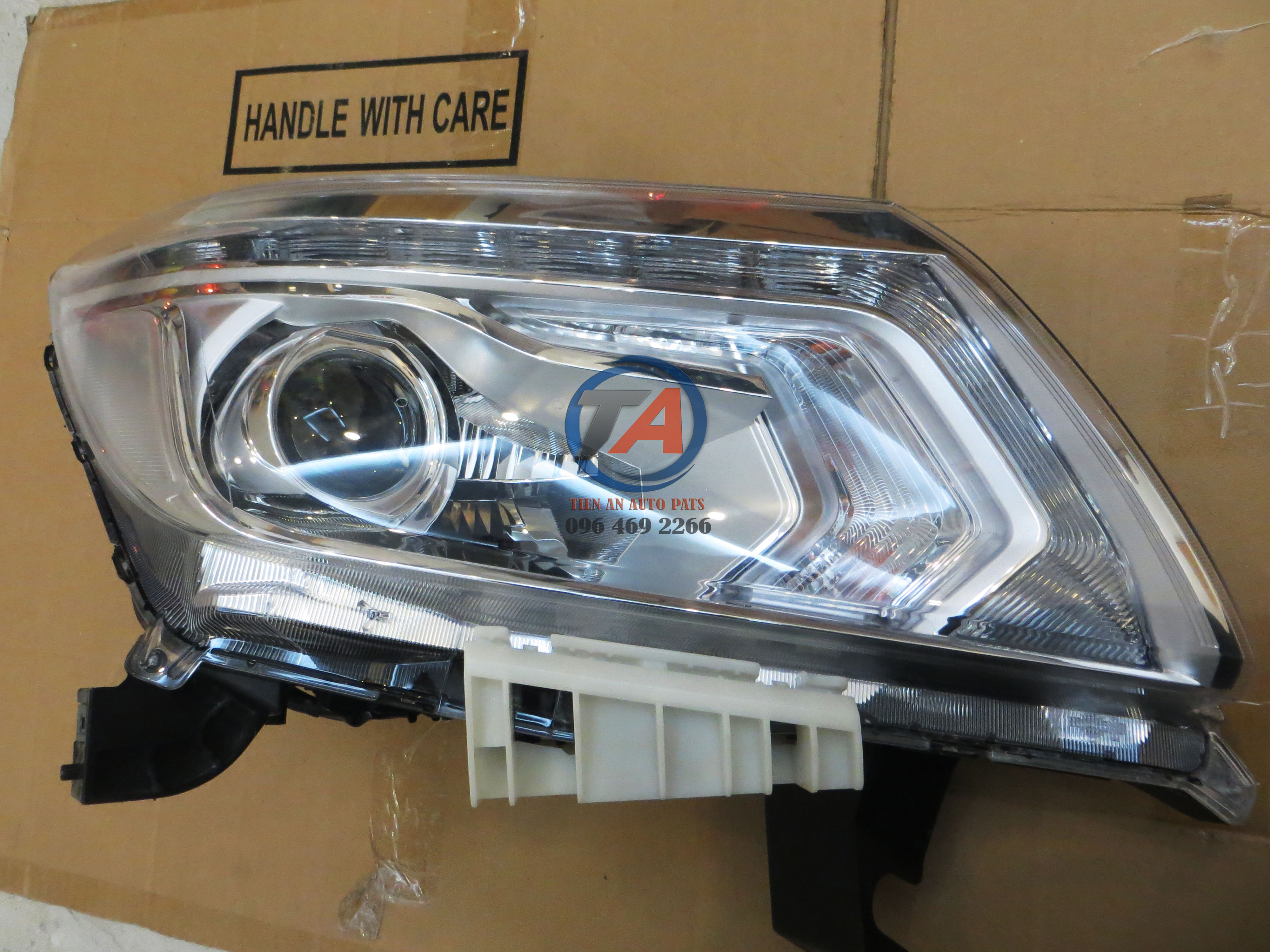 Đèn pha Nissan Navara NP300 VL -26060-4KD3B, 260604JA3B | Phụ tùng ô tô ...