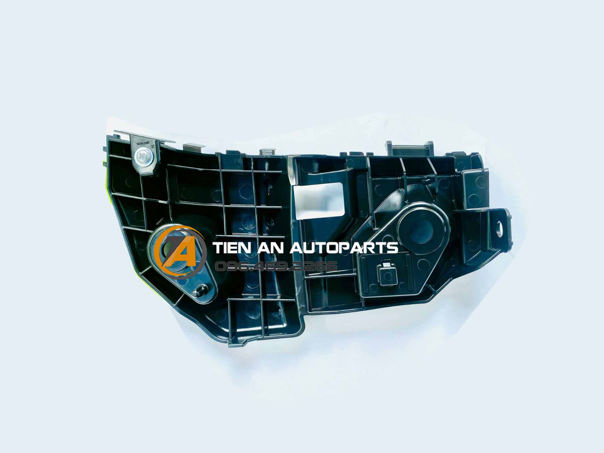 Phe cài cản trước, phải Mazda CX-30 DFR5500T0B | Phụ tùng ô tô Tiến An - 0964692266