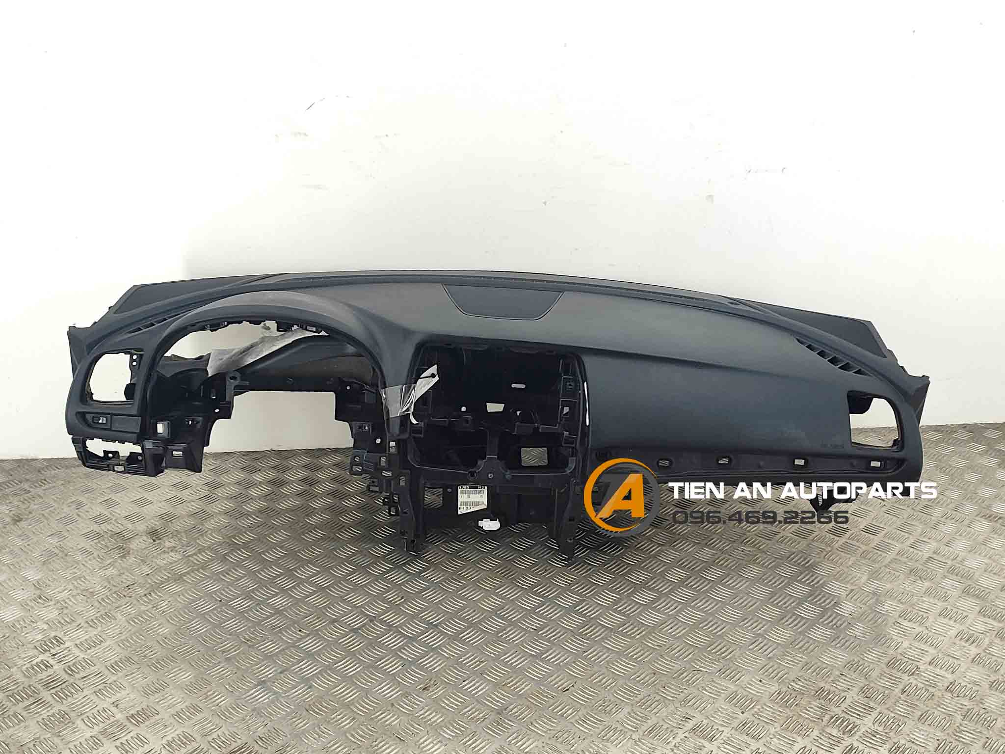 Táp lô Mazda 6 2014-2016 GHP960400C | Phụ tùng ô tô Tiến An - 0964692266