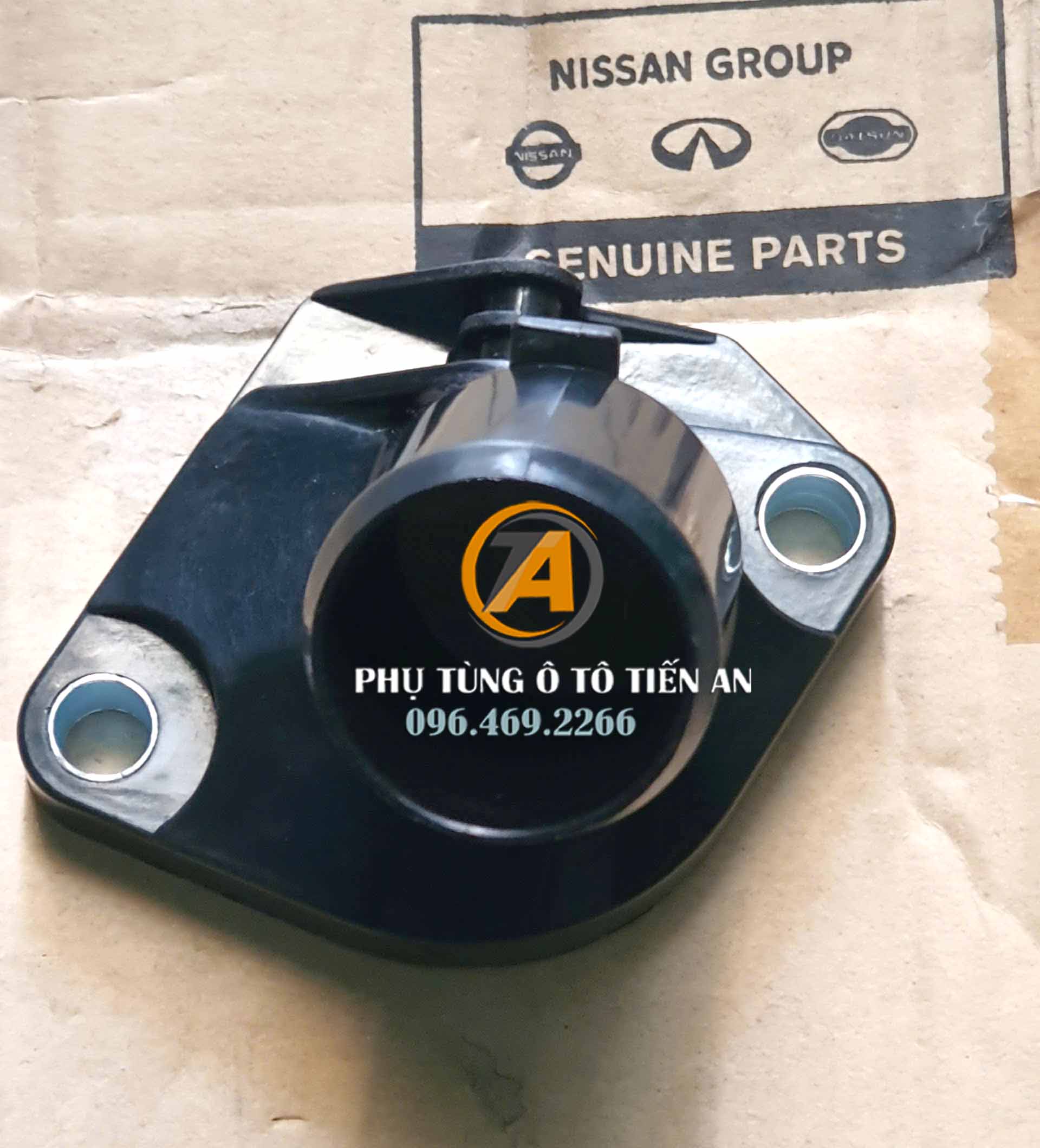 Vỏ van hằng nhiệt (cổ che van hằng nhiệt) Nissan sunny, Nissan Livina 13049ED02A | Phụ tùng ô tô Tiến An - 0964692266