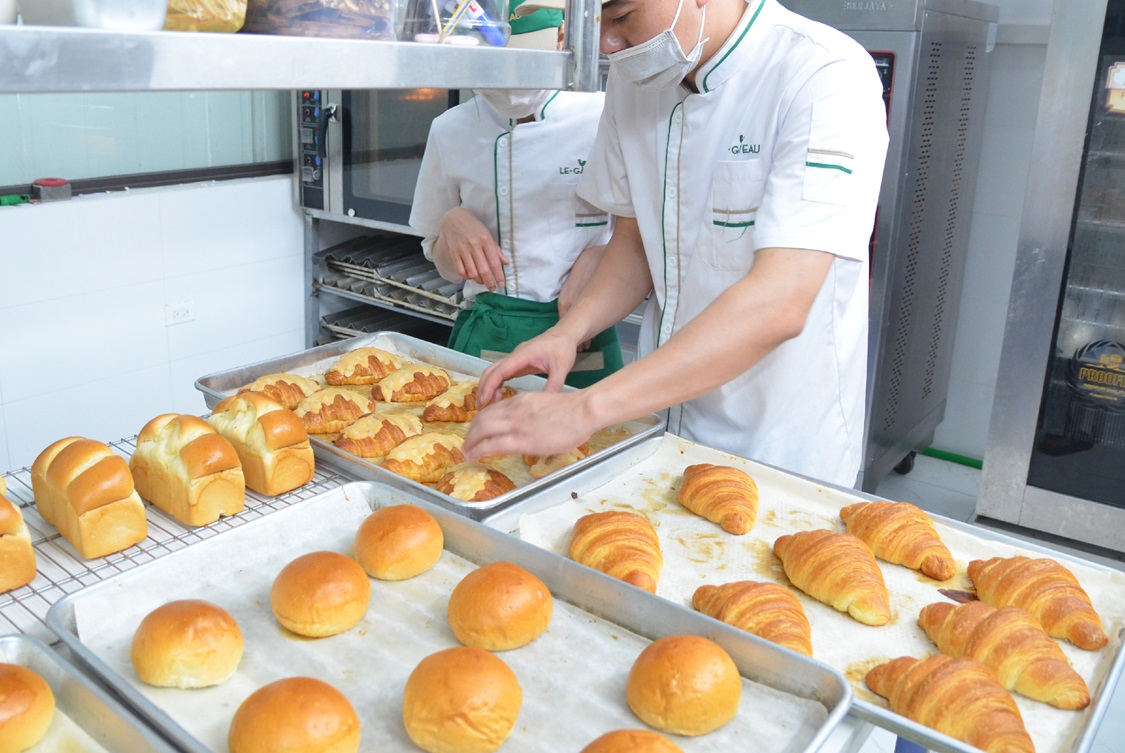[Tháng 8] Tuyển dụng nhân viên làm bánh mì, bánh kem