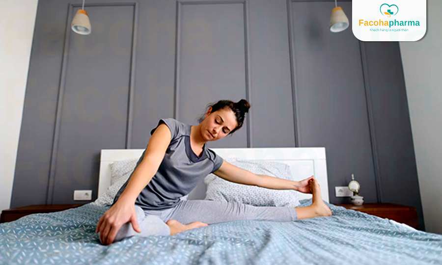 Giản cơ đầu gối trước khi ngủ