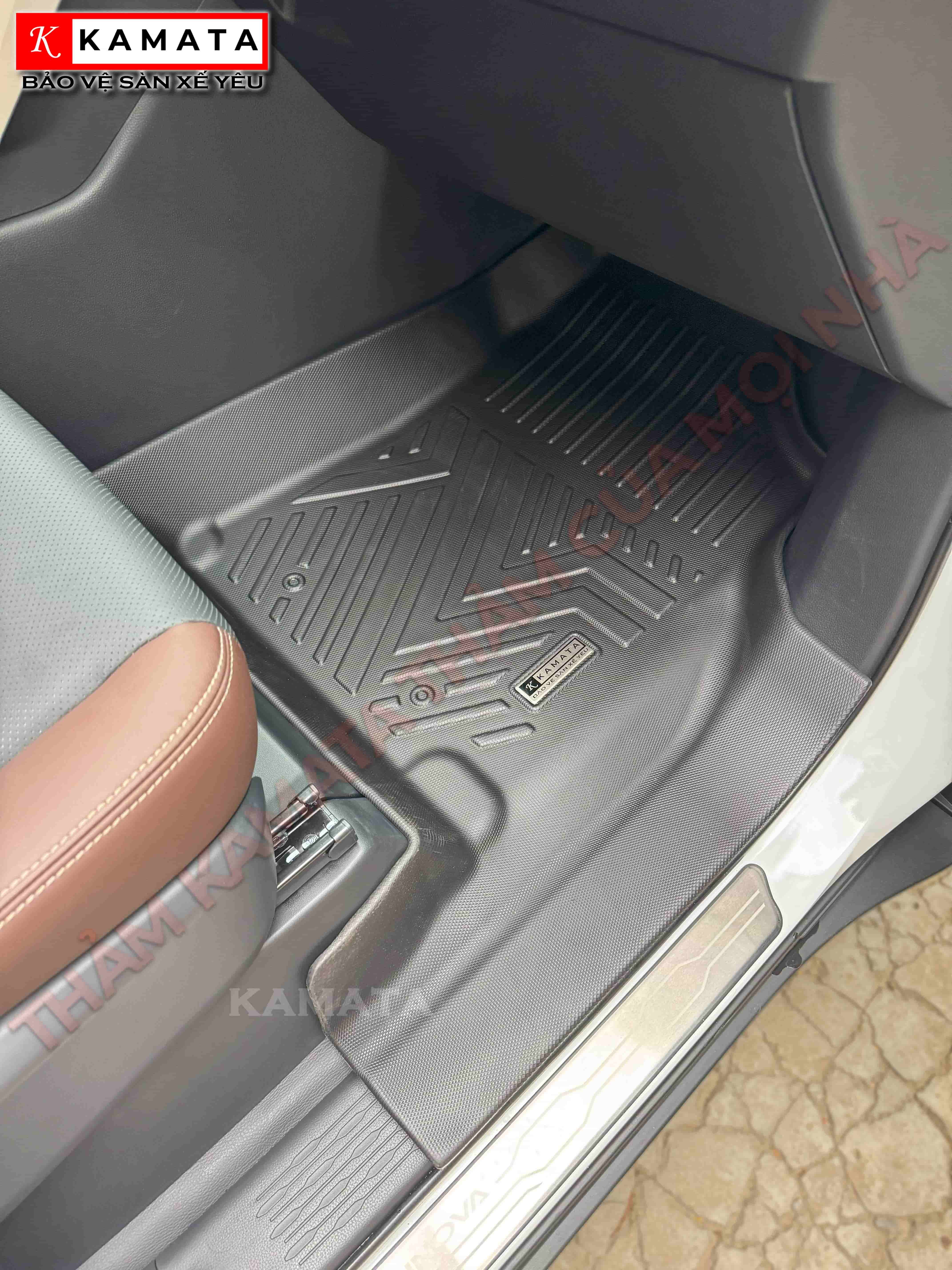 Thảm lót sàn ô tô Toyota Innova cross 2023-2024 khuôn đúc TPV (1 bộ 4 tấm)