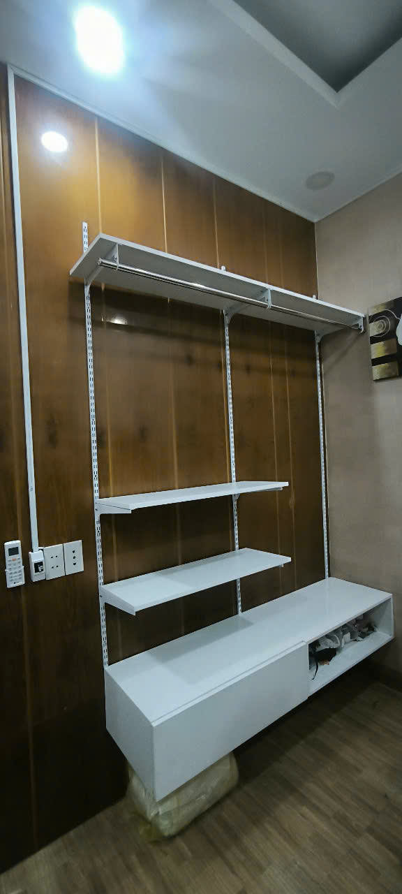 KỆ QUẦN ÁO TREO TƯỜNG AMD