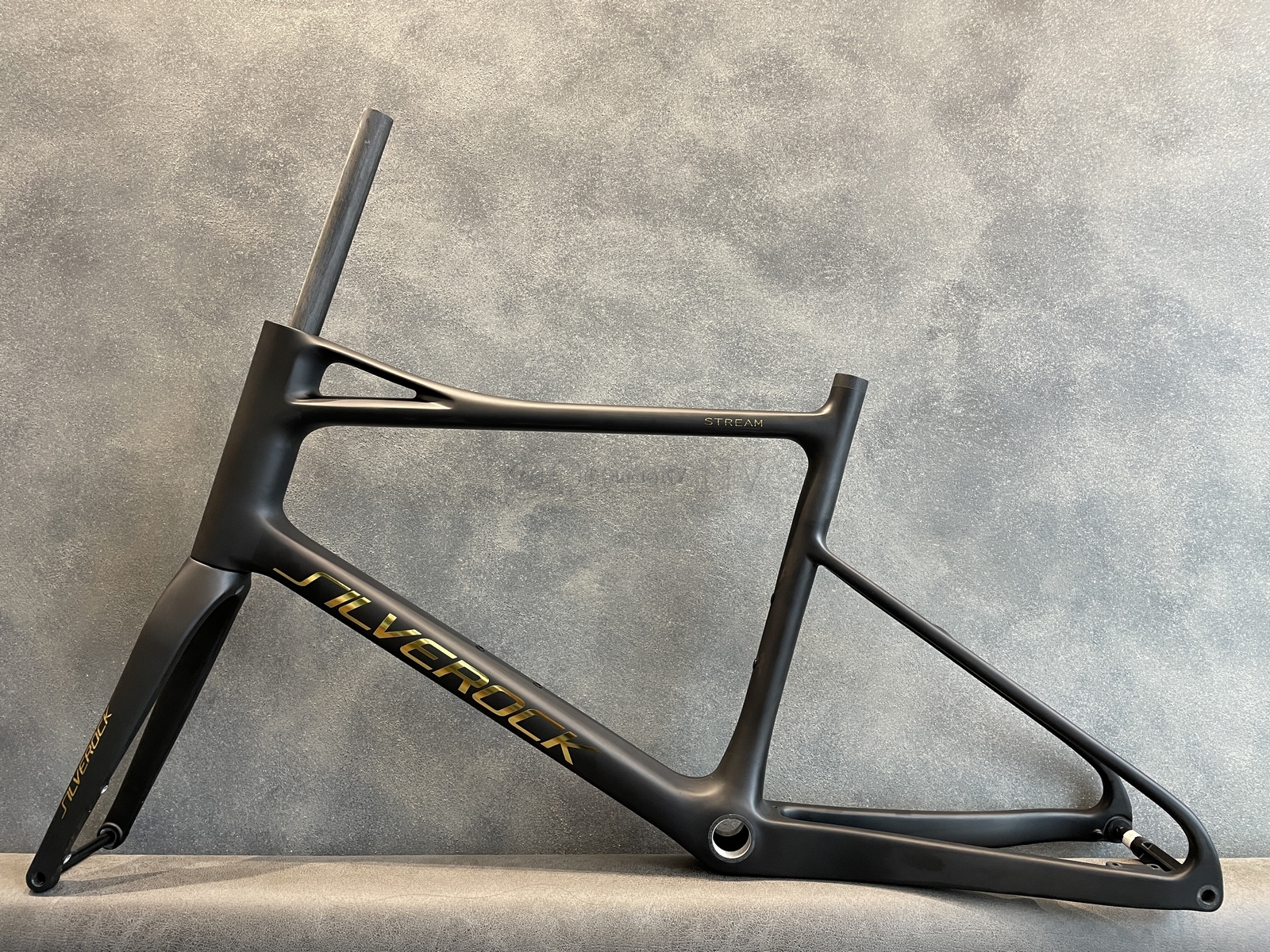 Khung xe đạp minivelo Silverock Stream 20' Thru Axle, chất liệu Carbon