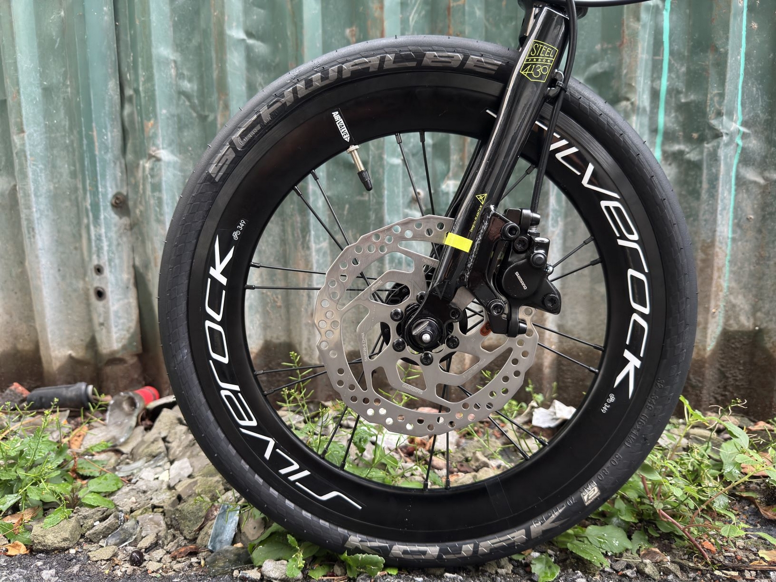 Xe đạp gấp ráp theo yêu cầu Fnhon Gust 16' màu Titanium