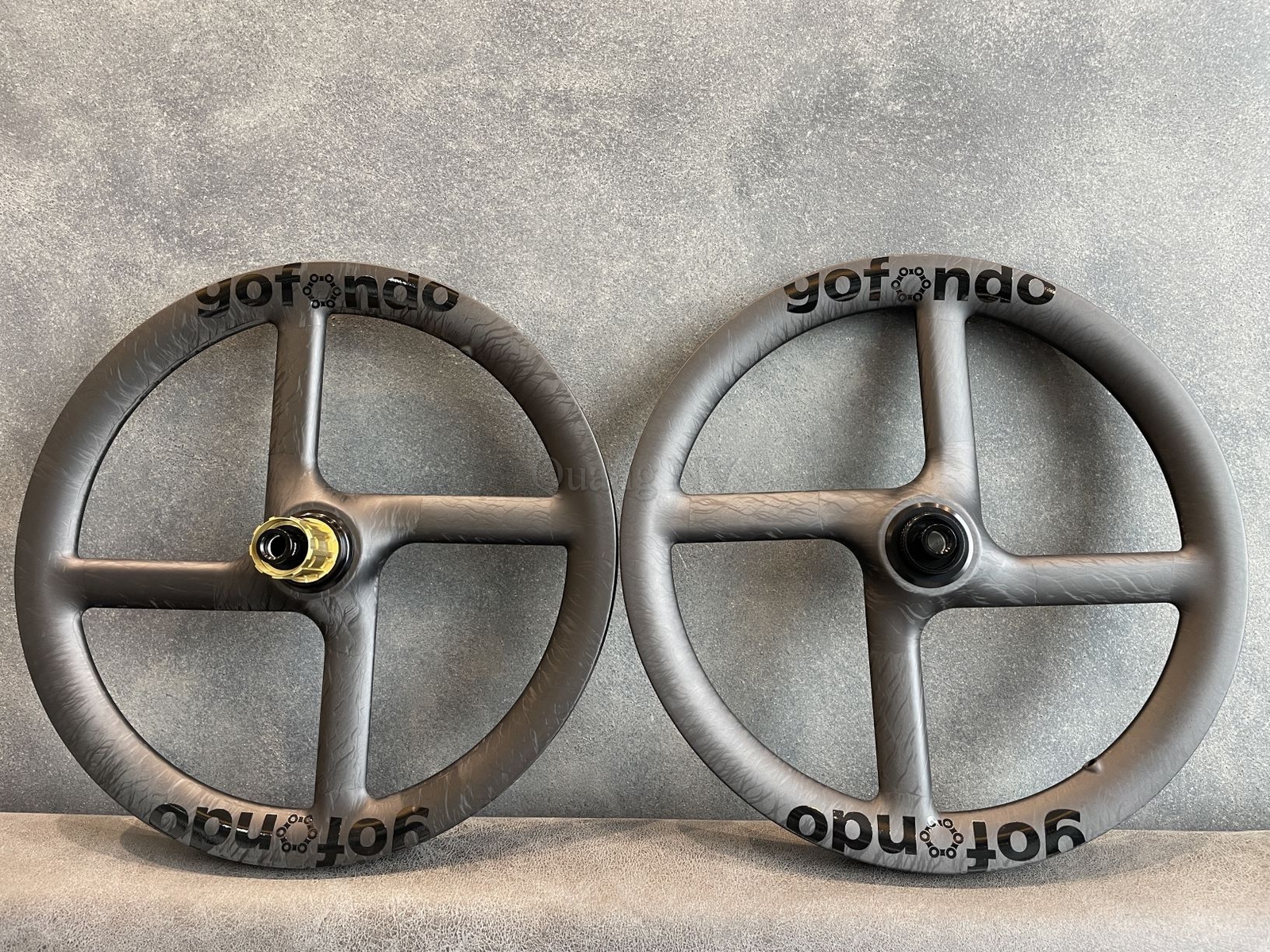 Vành xe đạp Gofondo 16'(349) Thru Axle (74/142mm), 4 đao, phanh đĩa, chất liệu Carbon dùng cho model xe Java Neo
