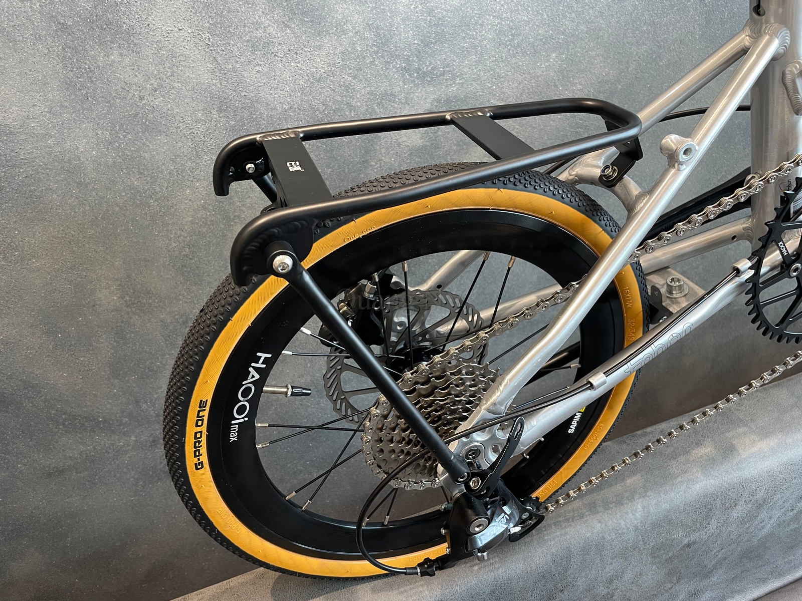 Giá chở hàng Yisu dùng cho xe đạp gấp Fnhon/ Dahon....16 & 20'