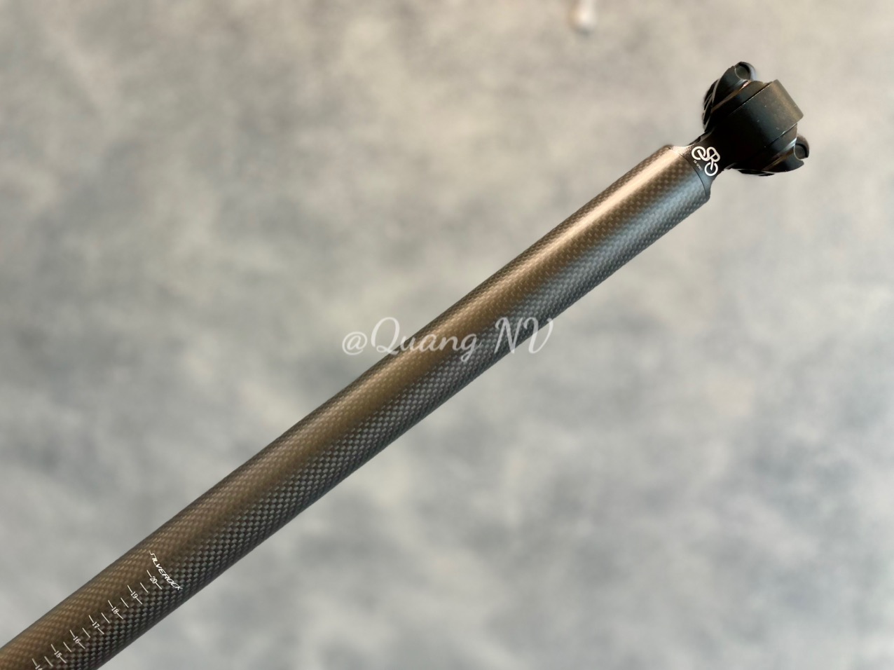 Cọc yên xe đạp Carbon Silverock SP003 33.9*600mm