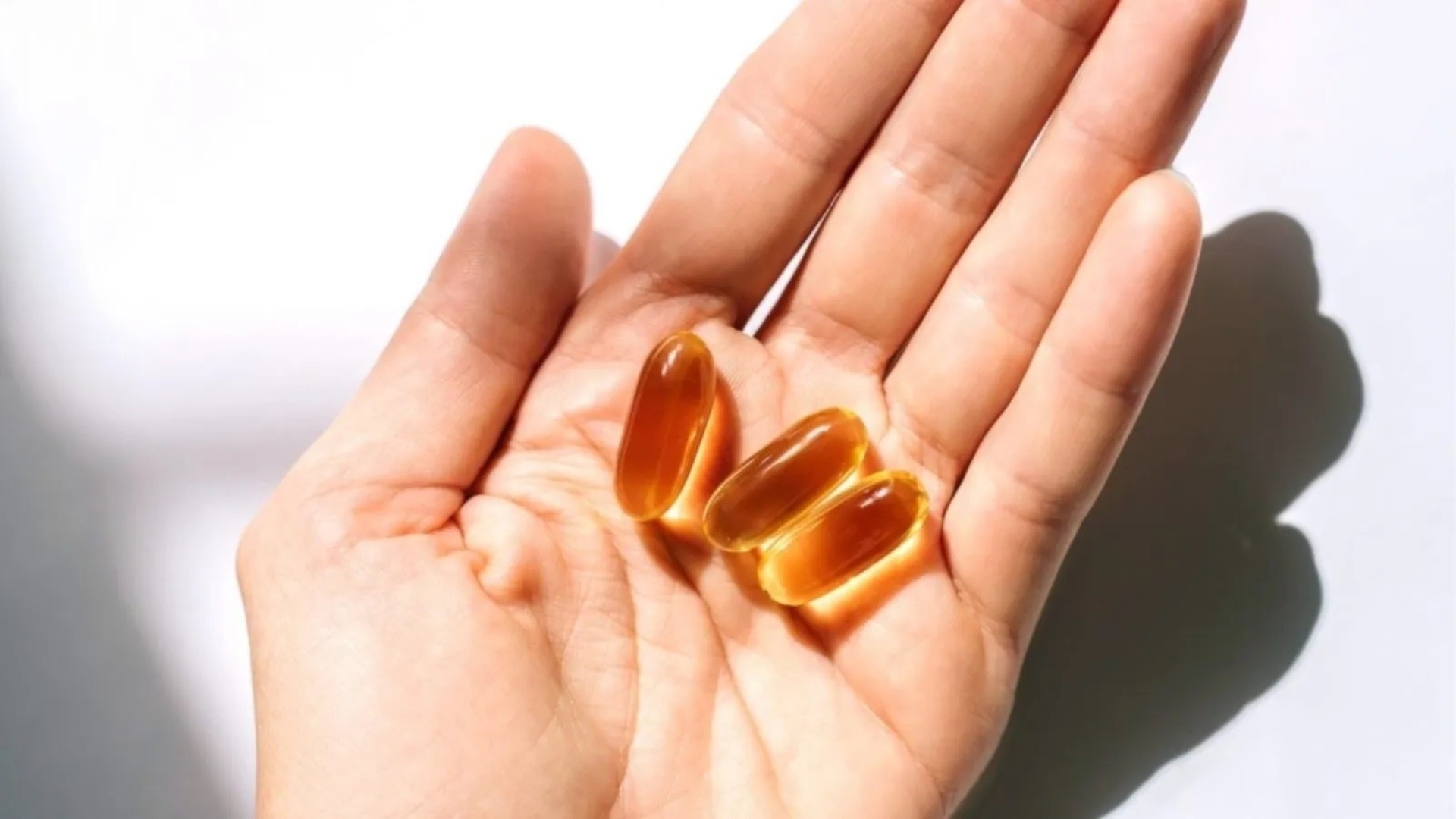 Ai Nên Bổ Sung Omega-3 Hàng Ngày? Cách Chọn Dầu Cá Chất Lượng
