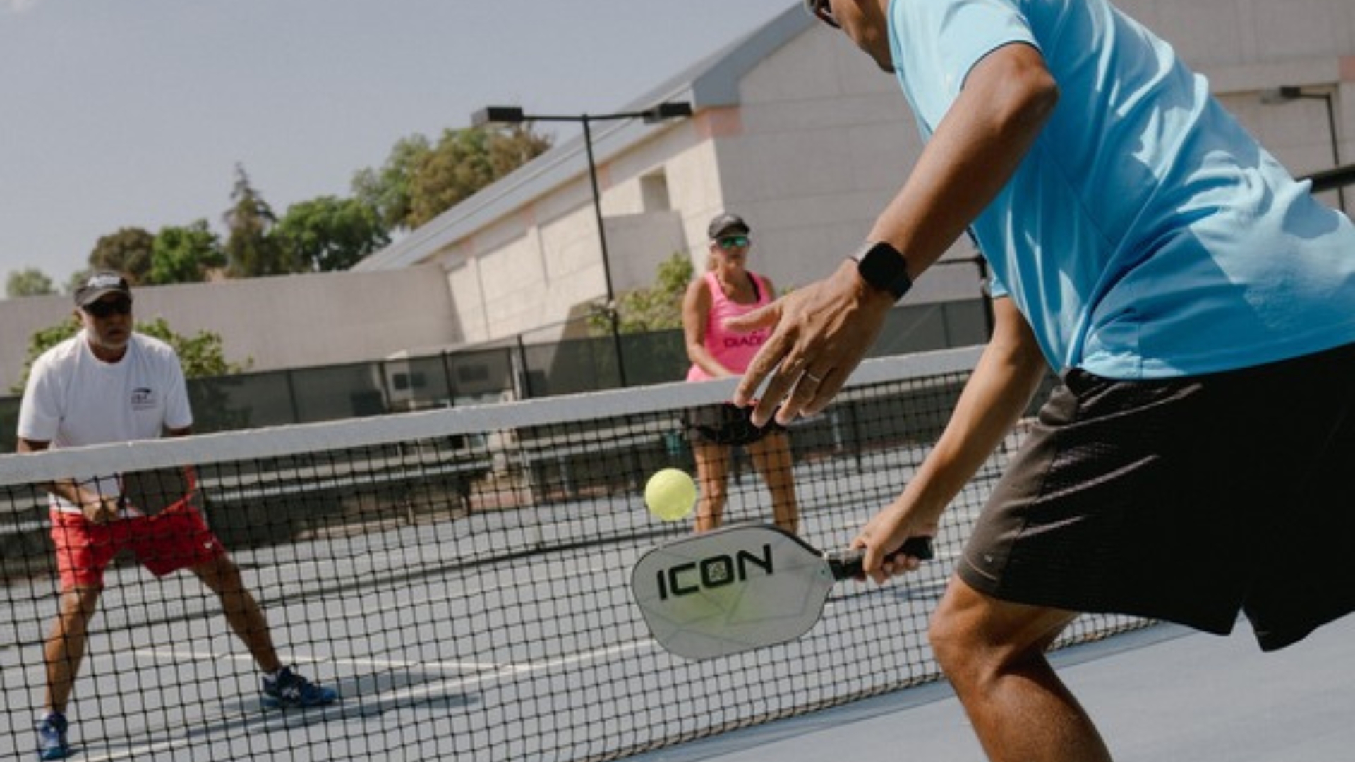 Làm Thế Nào Để Hạn Chế Chấn Thương Khi Chơi Pickleball ?