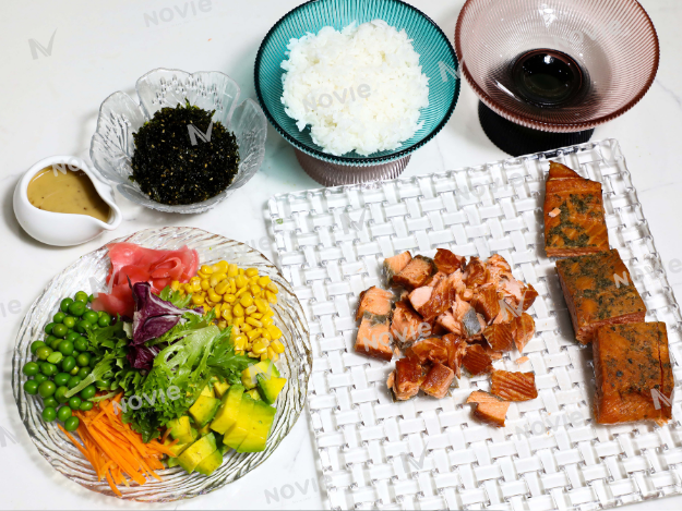 Cá hồi xông khói nóng Novie (vị Herb & Butter)