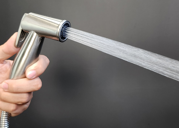 Vòi Vệ Sinh Thông Minh: Đáng Đầu Tư Hay Chỉ Là Xu Hướng?