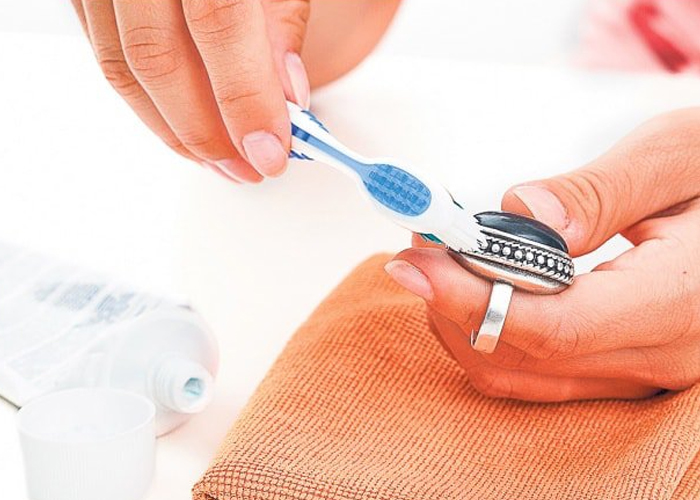 Thành phần trong kem đánh răng có tác dụng làm mờ vết xước