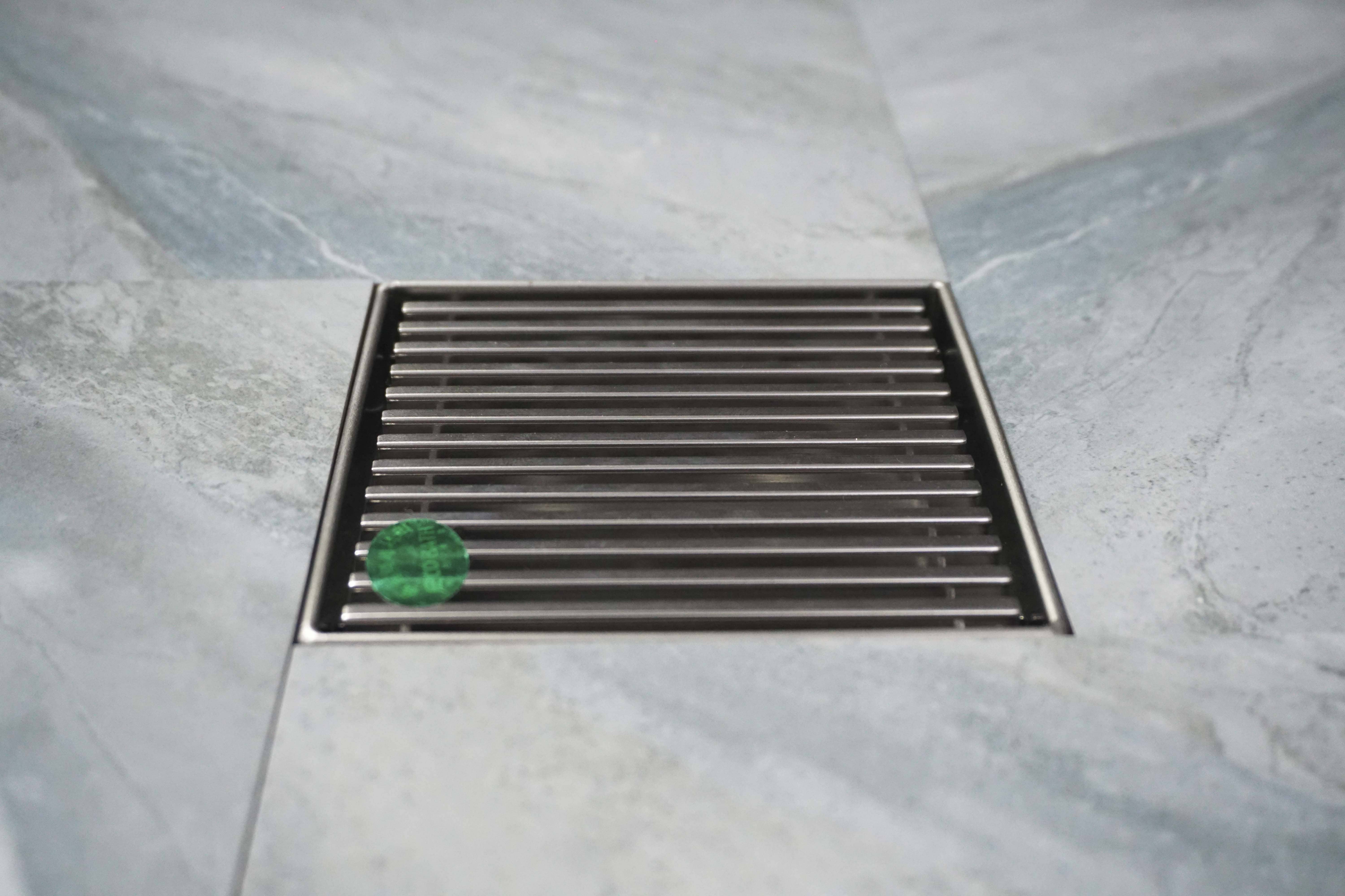Ga thoát sàn EcoBath EC1070B màu inox bóng