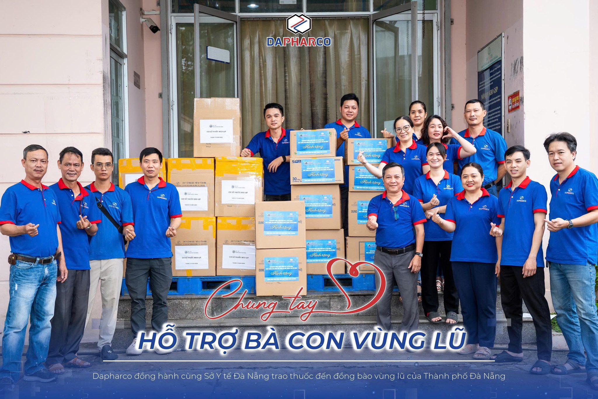 DAPHARCO ĐỒNG HÀNH CÙNG SỞ Y TẾ ĐÀ NẴNG – TRAO THUỐC MEN ĐẾN VỚI ĐỒNG BÀO VÙNG LŨ