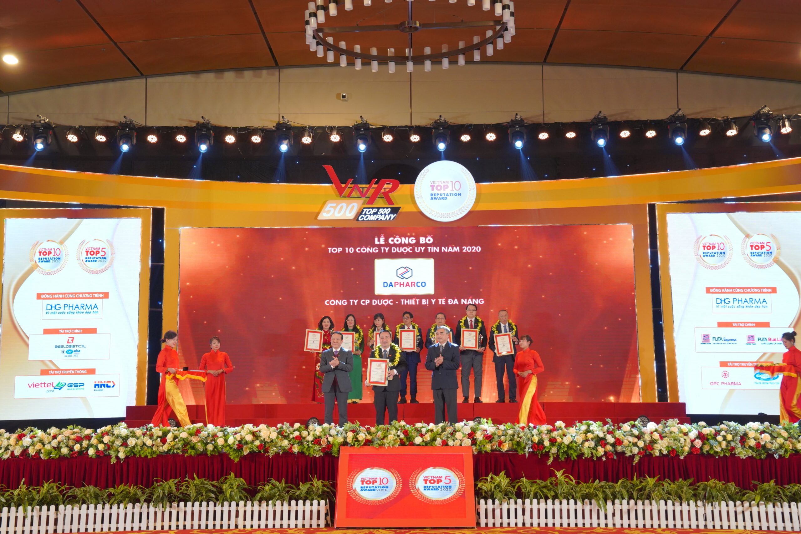 DAPHARCO 5 năm liền đạt Top 10 công ty Dược Việt Nam Uy Tín năm 2020 Nhóm ngành: Phân phối, kinh doanh dược phẩm, trang thiết bị y tế.
