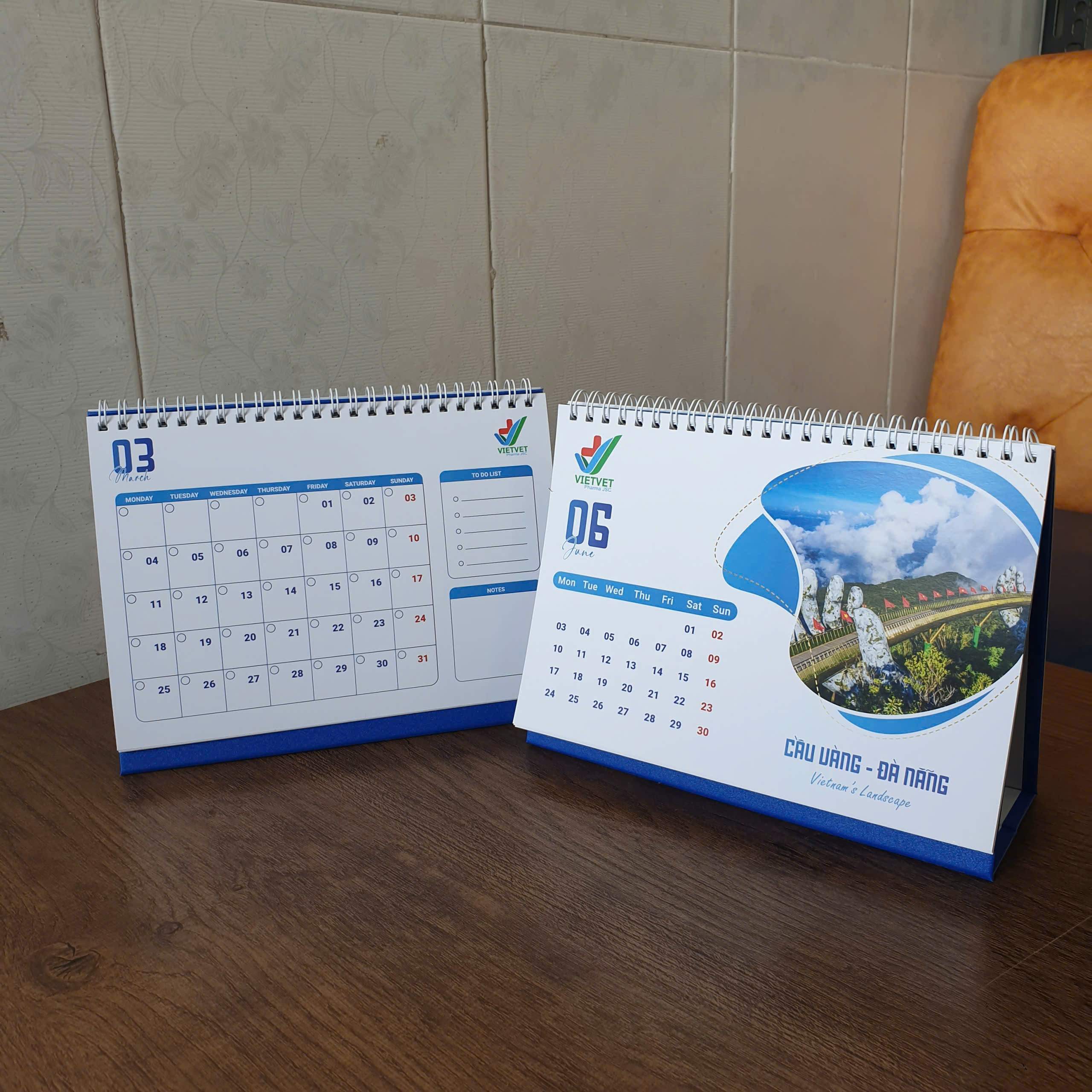 Lịch để bàn 11