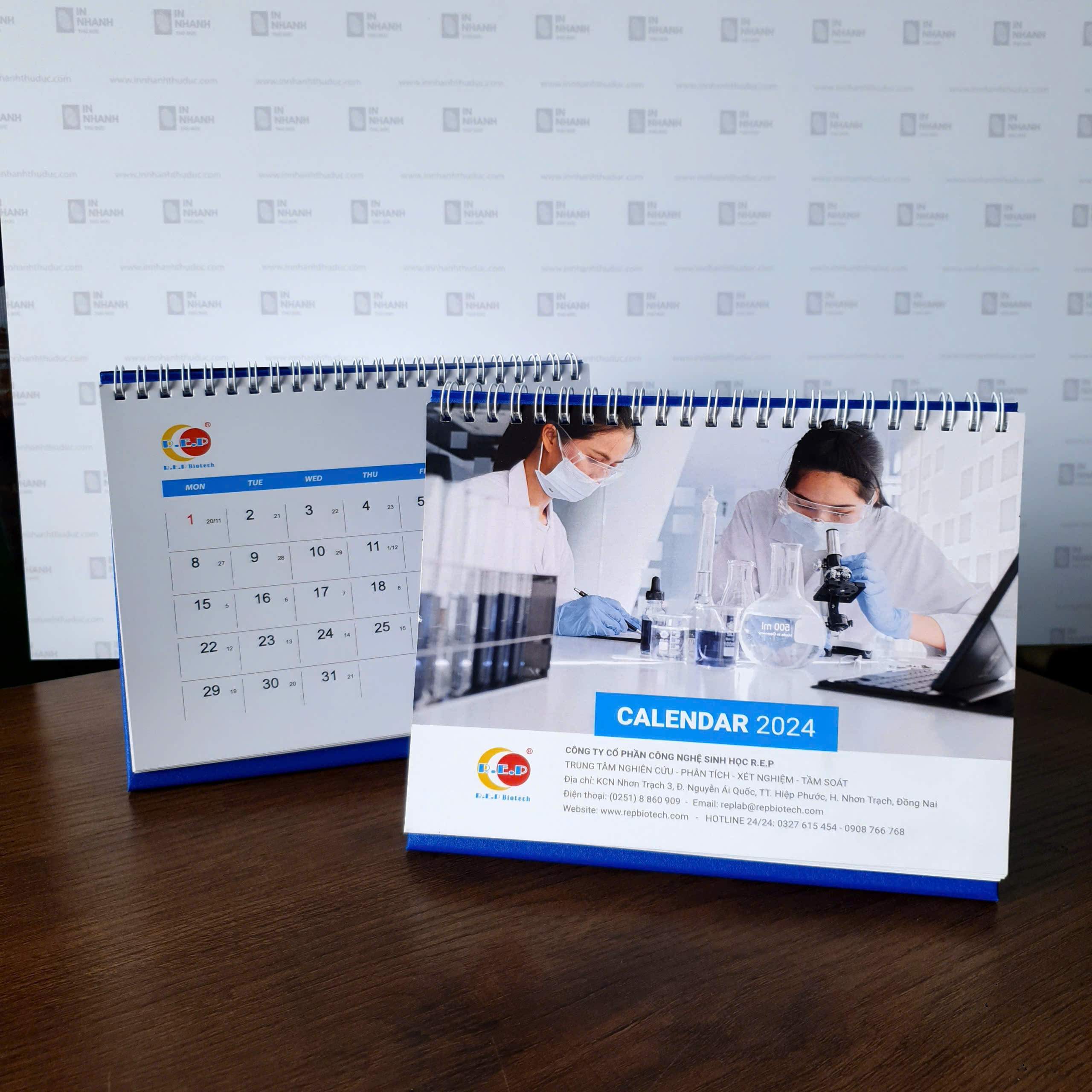 Lịch để bàn 15