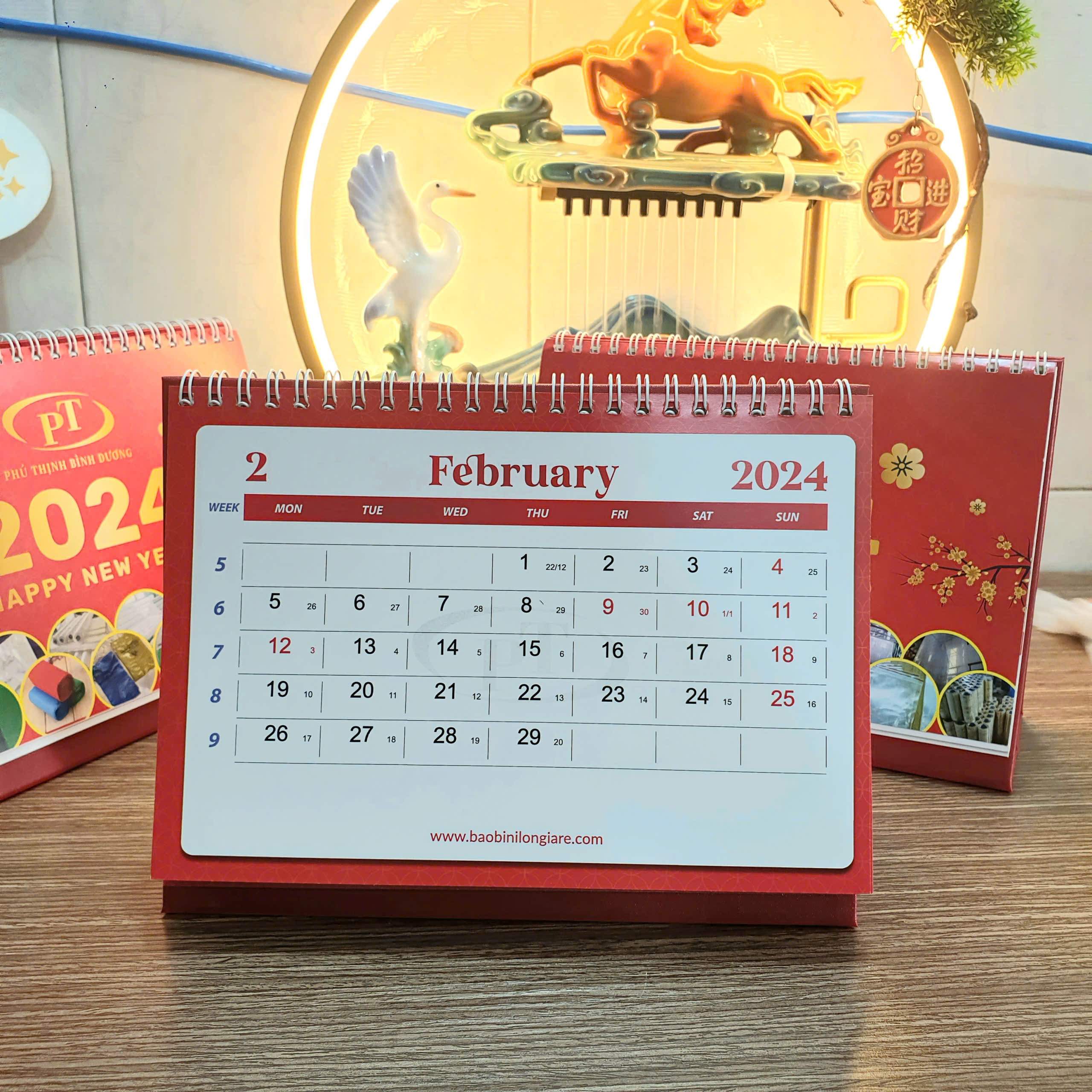 Lịch để bàn 16