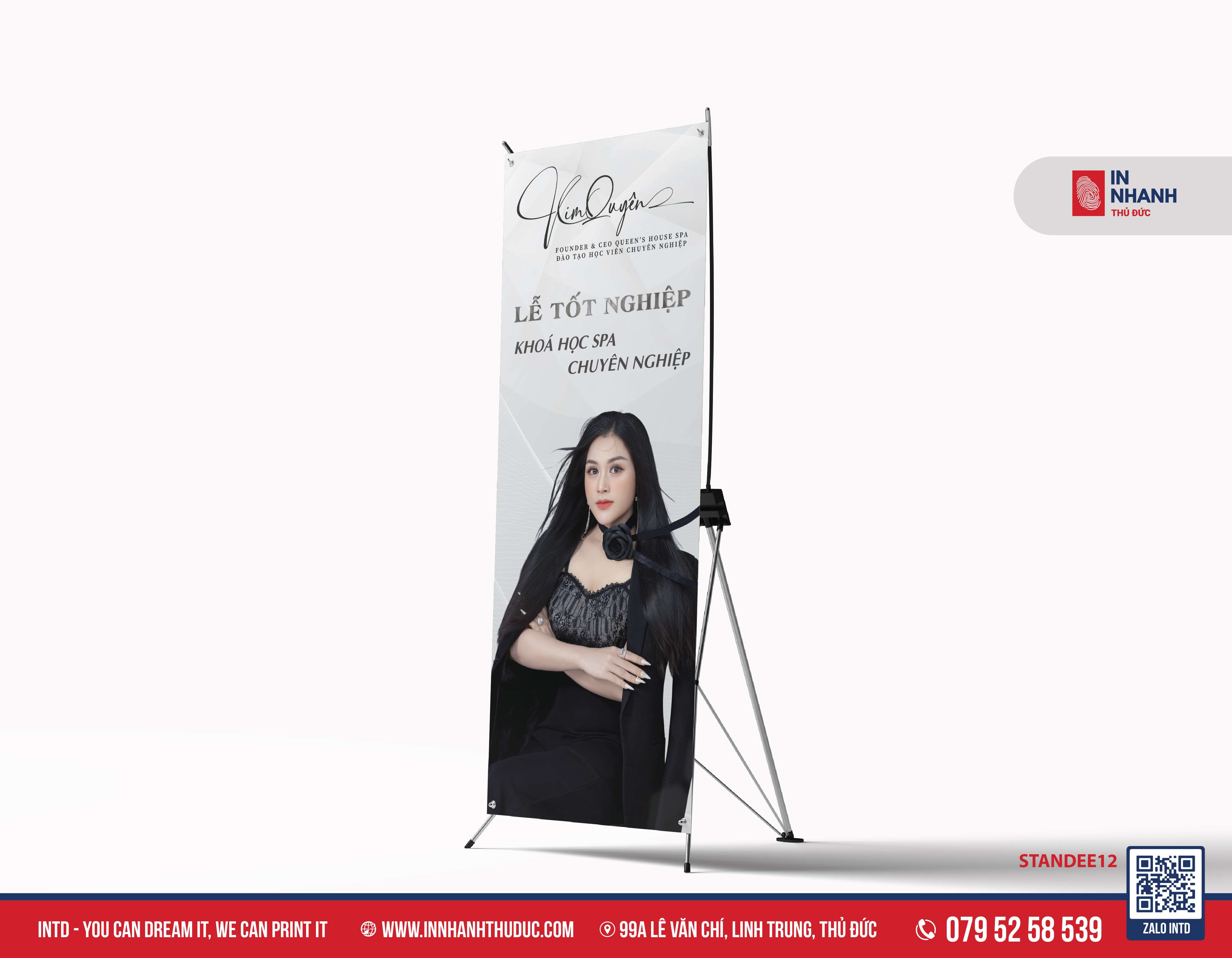 standee