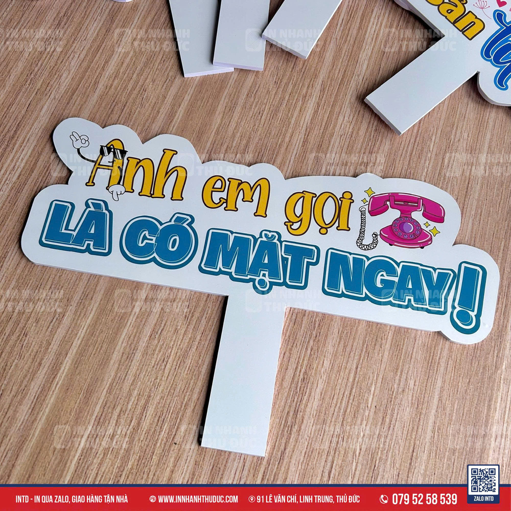 Hashtag cầm tay ngày họp lớp