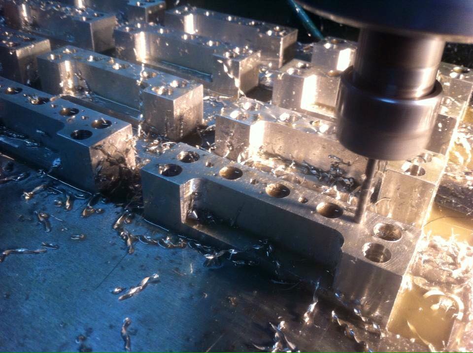 Gia công đục lỗ bằng máy CNC, MCT tại Bắc Giang | Giá tốt, đáp ứng mọi yêu cầu