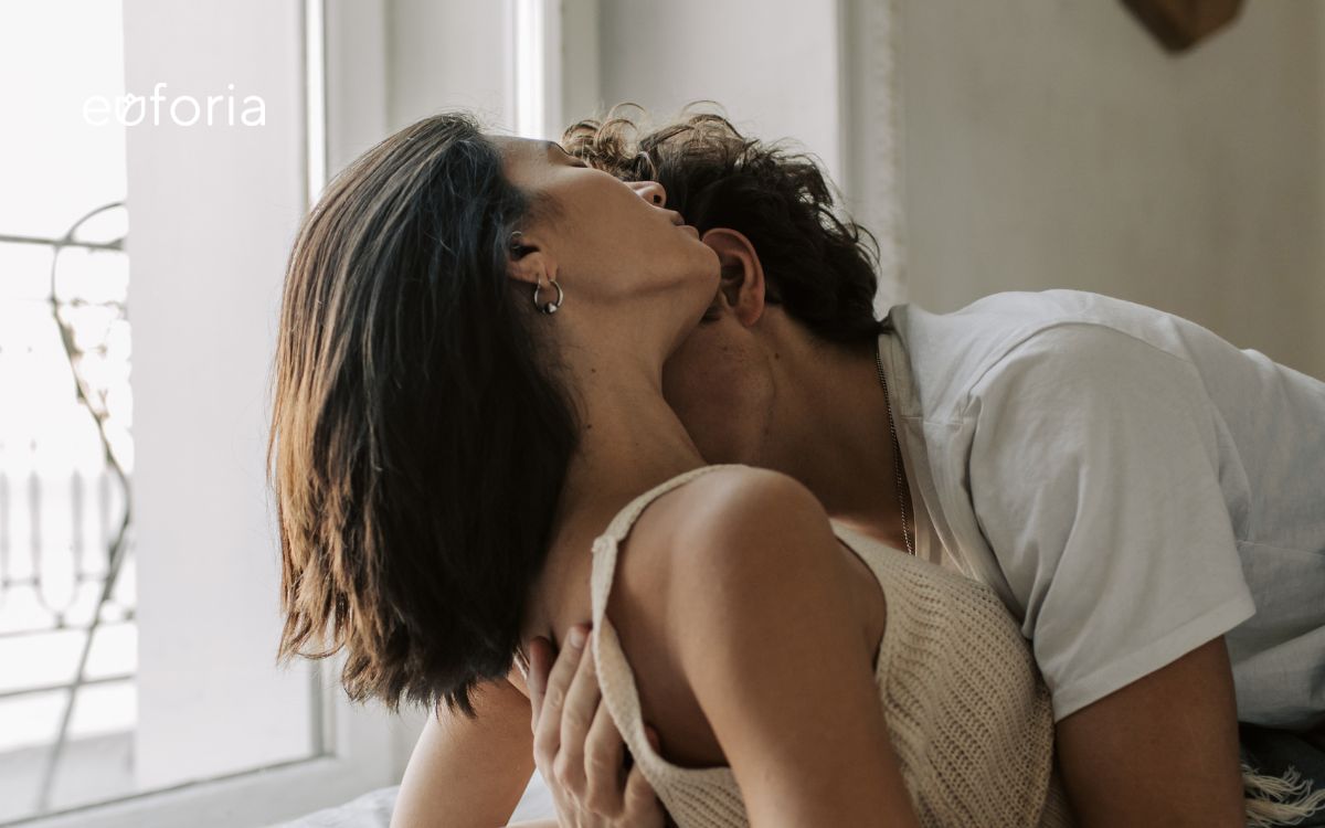 Pegging trong mối quan hệ: Cách trao đổi cởi mở với bạn tình