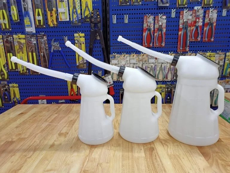 Top 5 Bình Nhựa Châm Dầu Nhật Bản Được Ưa Chuộng Nhất Năm 2025