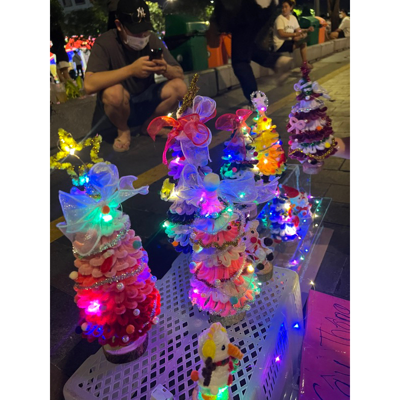 [Full phụ kiện ] Set Nguyên Liệu Làm Cây Thông Noel Bằng Kẽm Nhung Tặng Kèm Đèn Led