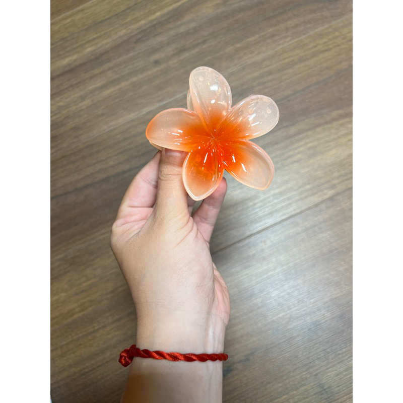Kẹp Tóc Hoa Sứ 8cm Kẹp Tóc Càng Cua Kẹp Tóc Đi Biển Nhiều Màu Sắc Rực Rỡ Dành Cho Bạn Gái