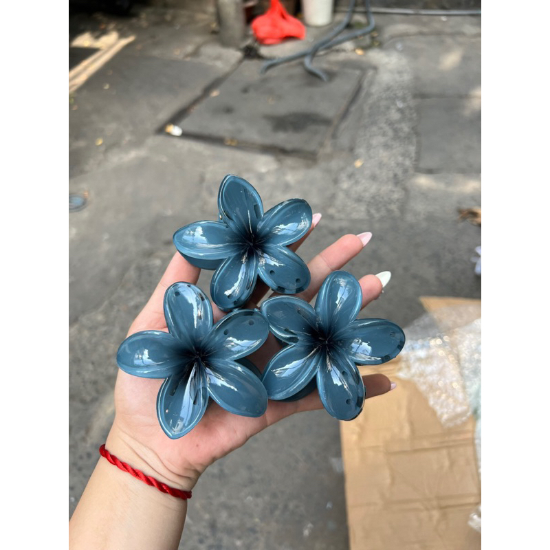 Kẹp Tóc Hoa Sứ 8cm Dành Cho Bạn Gái Thích Hợp Đễ Đi Biển Tặng Quà