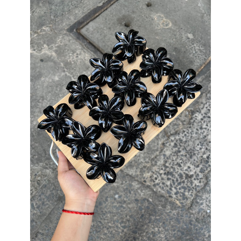Kẹp Tóc Hoa Sứ 8cm Dành Cho Bạn Gái Thích Hợp Đễ Đi Biển Tặng Quà