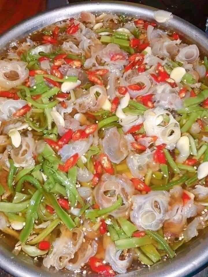 CHÂN SỨA NGÂM CHUA NGỌT