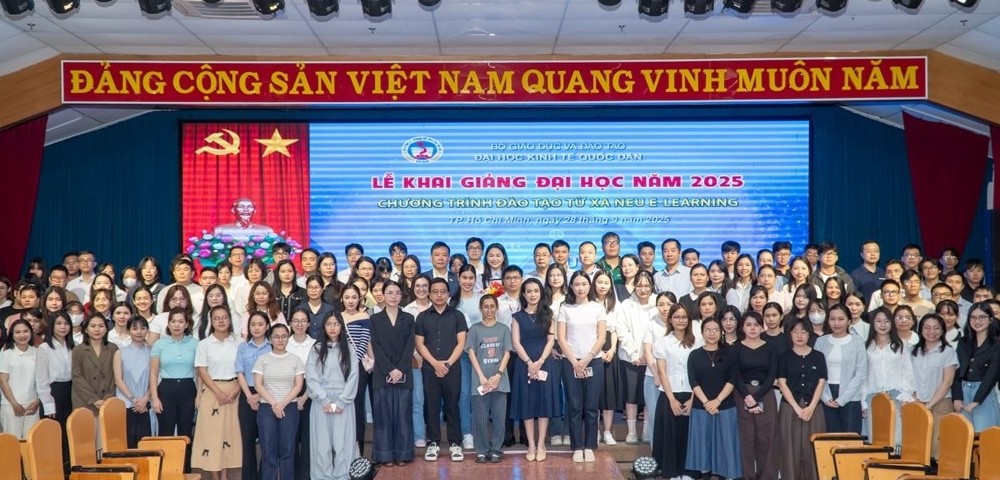 400 tân học viên khu vực miền Nam tham dự Lễ Khai giảng Chương trình Đào tạo Từ xa NEU E-Learning đợt 6 năm 2025
