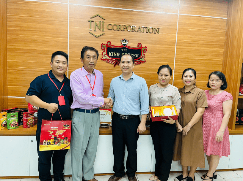 Chủ tịch Công ty TOYO IIJIMA JAPAN đến thăm và làm việc tại trụ sở chính thương hiệu King Coffee