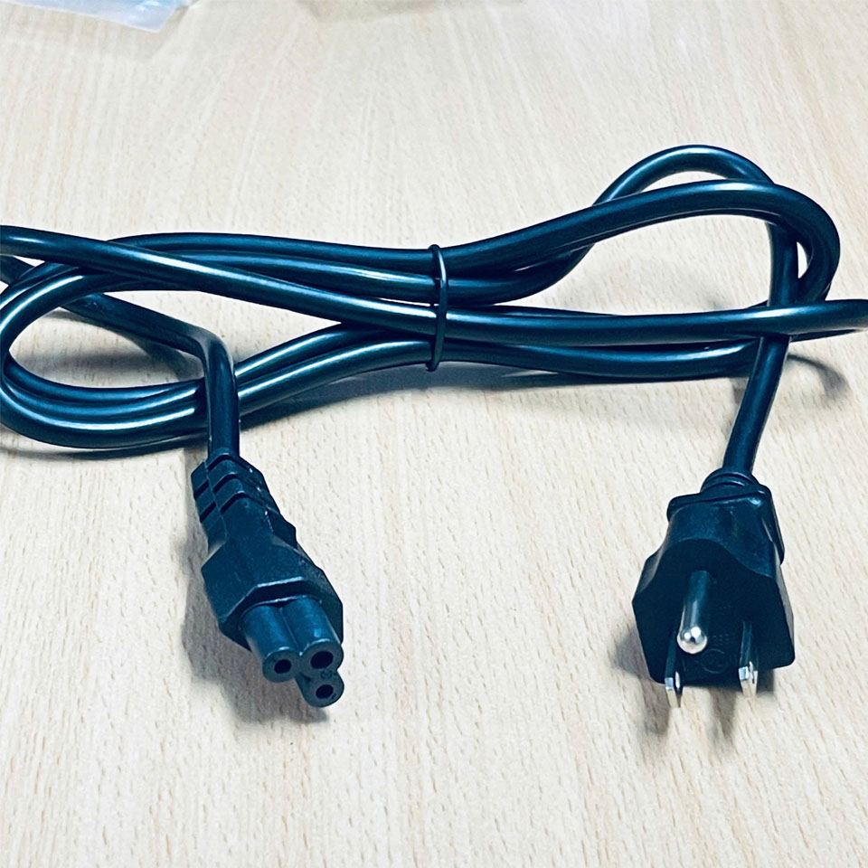 Dây Nguồn 3 Chân 2 Dẹt 1 Tròn NEMA 5-15P to C5 Power Cord NANKE COS102M E248395 XD-0018 10A 125V 3x0.824mm² Length 1.8M