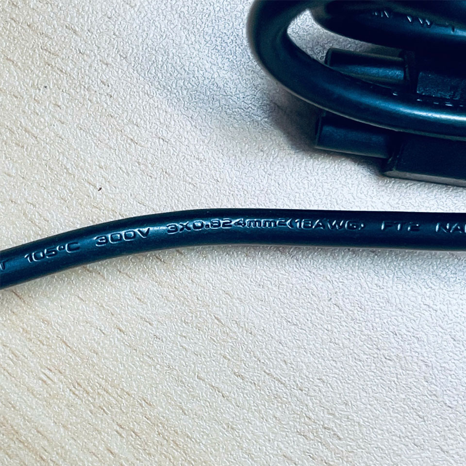 Dây Nguồn 3 Chân 2 Dẹt 1 Tròn NEMA 5-15P to C5 Power Cord NANKE COS102M E248395 XD-0018 10A 125V 3x0.824mm² Length 1.8M