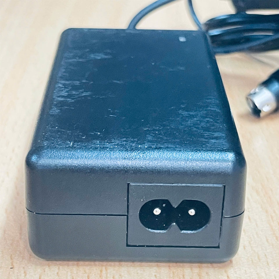 Chuyển Nguồn Adapter 24V 1.8A Huntkey ADP036-242B For Máy Thanh Toán Thẻ PAX P70-S / P78 / S78 POS Connector Size 3-Pins 10mm Mini Din