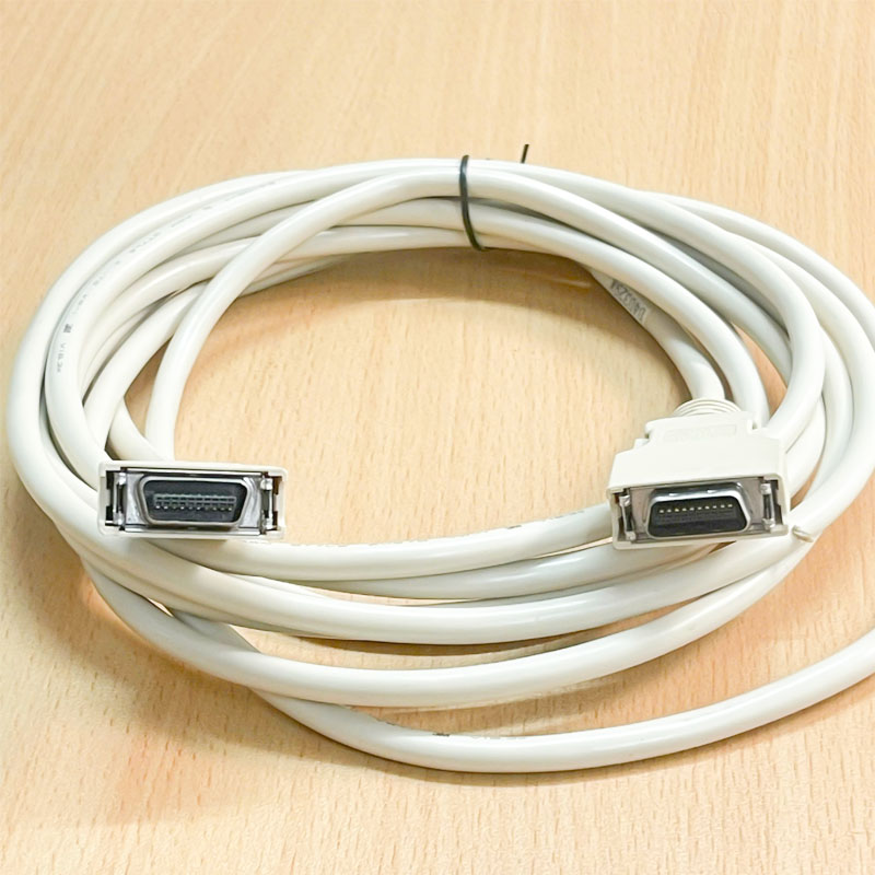 Cáp Điều Khiển MR-J2HBUS1M MDR 20 Pin Male To MDR 20 Pin Male 3M 10320 Cable Chống Nhiễu HITACHI Dài 1M