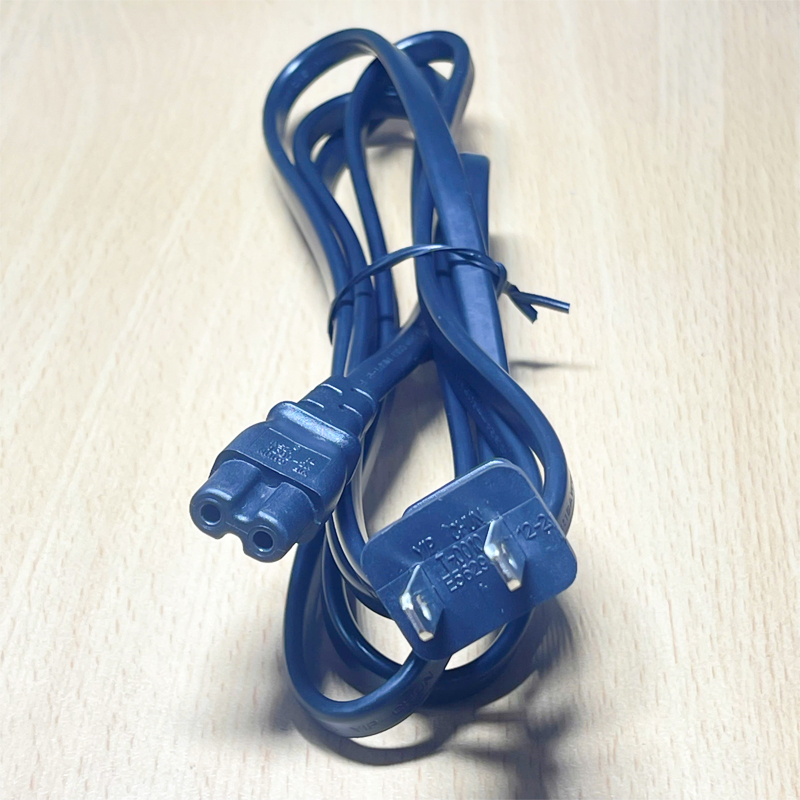 Dây nguồn C7 NEMA 1-15P YIP CHUN T-0010 E56293 YC-003 7A 125V tiết diện lõi dây 2x0.824mm²  Dài 1.8M
