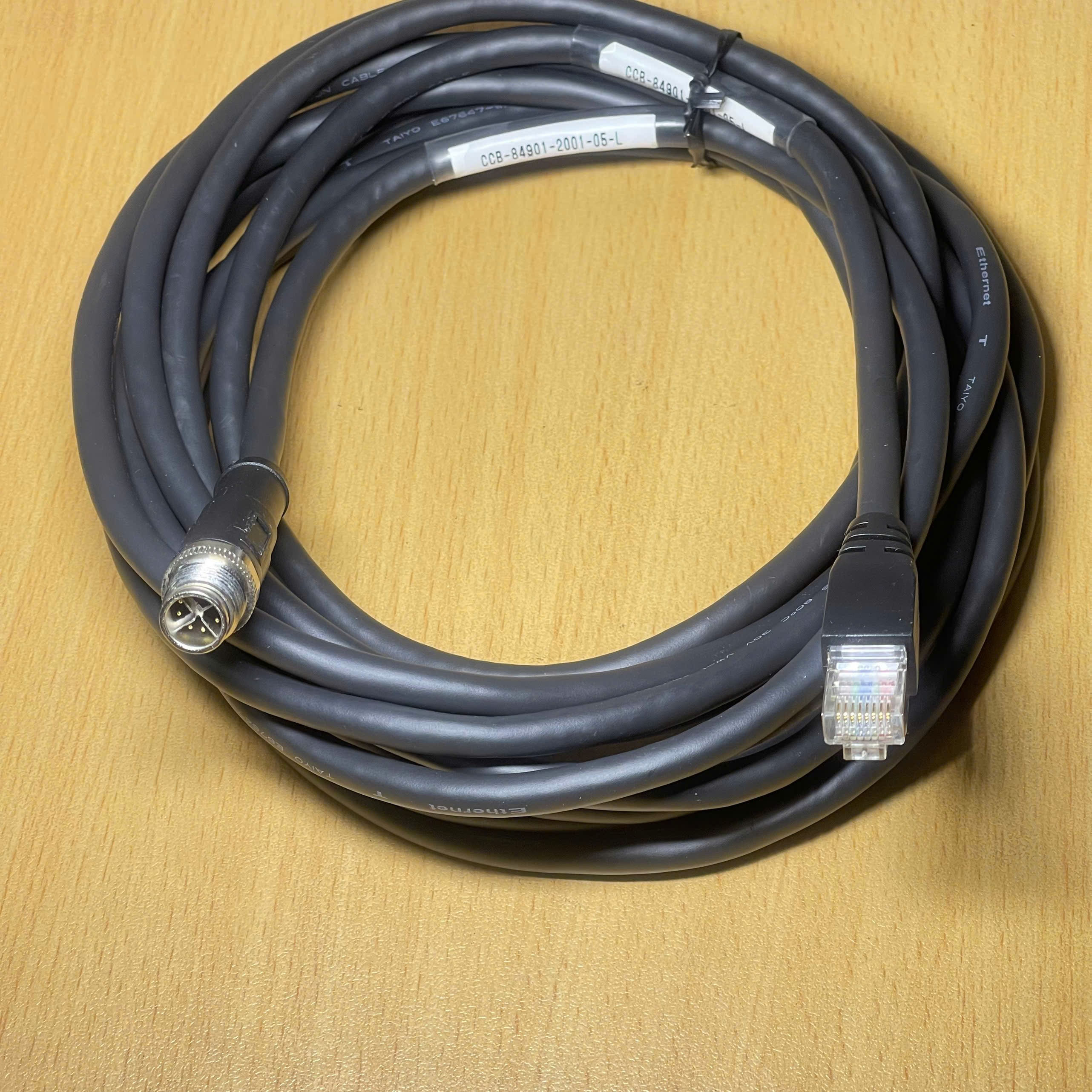 Cáp CCB-84901-20001-05-L Ethernet M12 8 Pin  X- Coded M12 8 Pin to RJ45 Lenght 5M