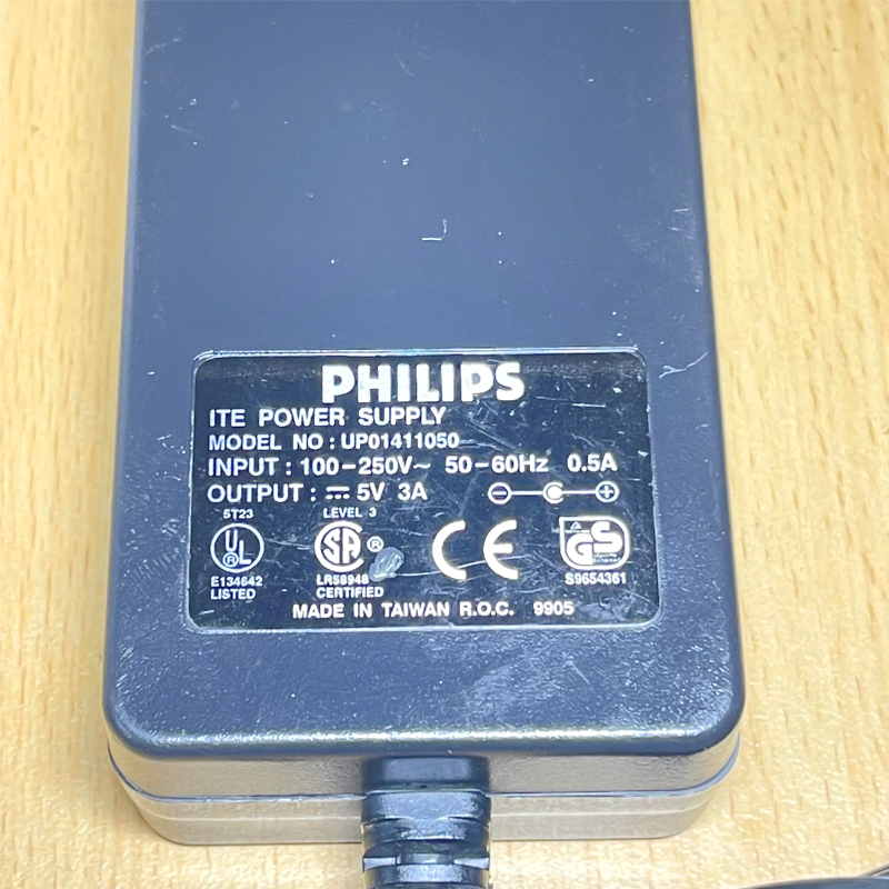 Chuyển nguồn Adapter PHILIPS 5V 3A UP01411050 Chân cắm DC Size 5.5mm x 2.1mm