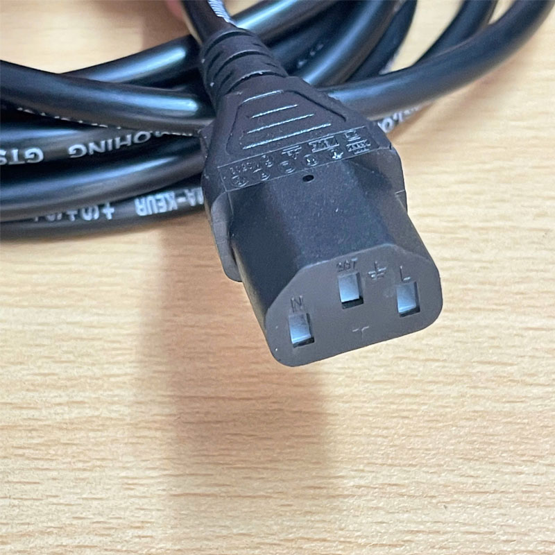 Dây Nguồn Volex VAC14S V1625 Power Cord IEC C13 to IEC C14 10A 250V 3Gx1.0mm² Dài 4M