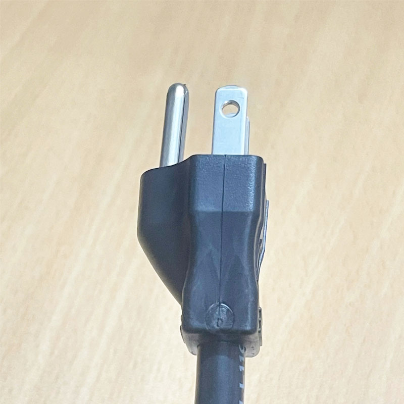 Dây Nguồn Volex IEC-C13 to NEMA 5-15P V1625BS PS204 15A 125V 84516 SJT 3X14AWG 3x2.08mm² 60°C 300V FT2 Dài 2.5M