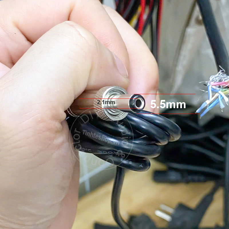 Adapter nguồn 12VDC 2A chân cắm 5.5x2.1mm khóa vặn ren cho Sony PIX-E7 PIX-E5 Atomos Ninja V/Shogun Màn hình Ikan DJI Đèn LED Hollyland Mars 400s Smallhd Indie 7 Aputure