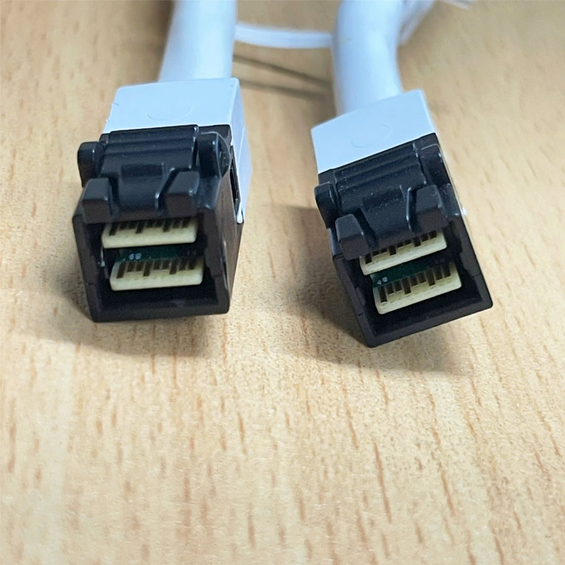 Cáp Dữ Liệu Mini SAS SFF-8643 to SFF-8643 Length 30Cm